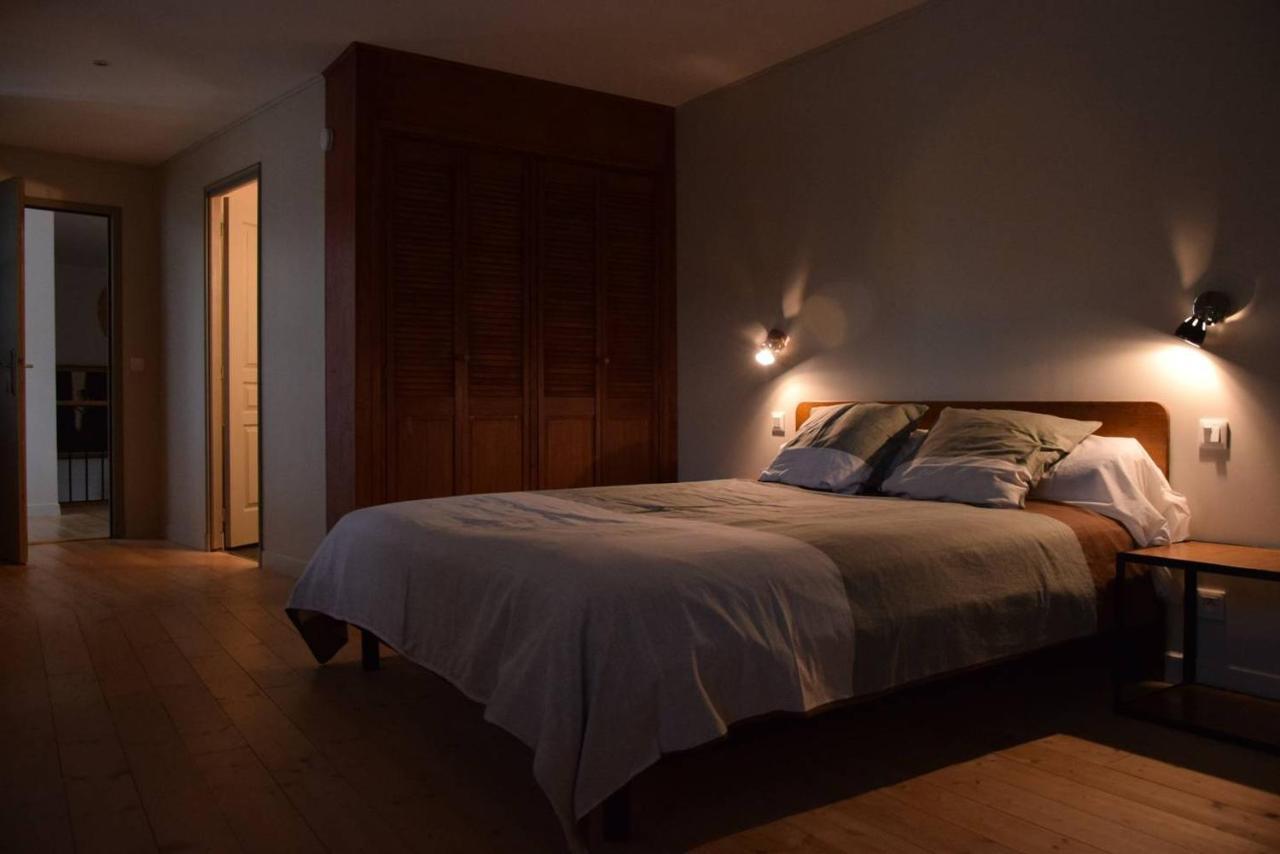 De L'Autre Cote Bed & Breakfast Garlin Exterior photo